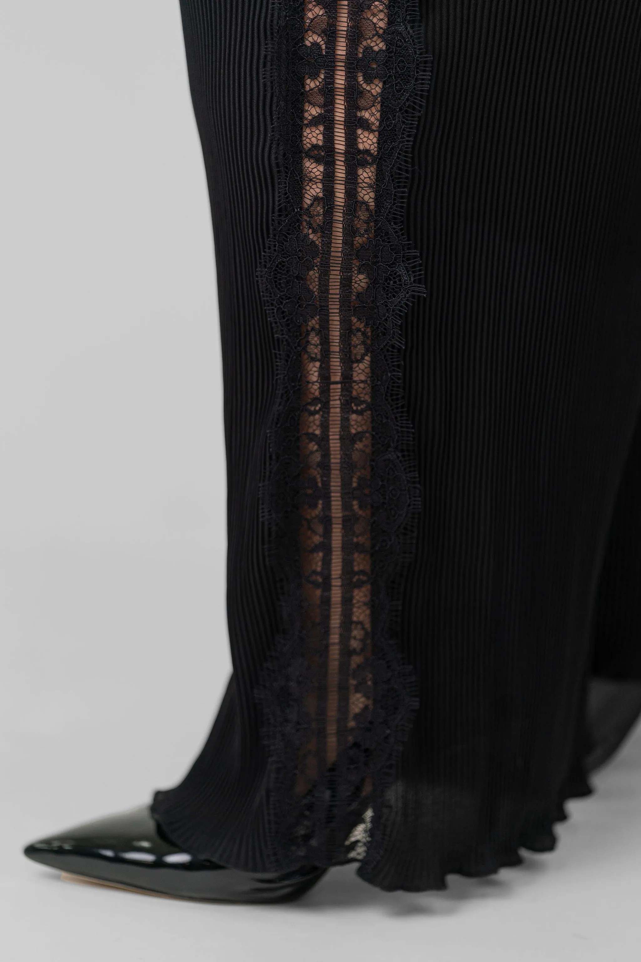 PLEATED TROUSER WITH LACE TRIM